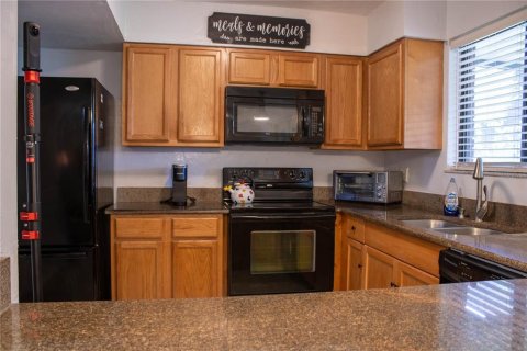 Townhouse in Lakeland, Florida 4 bedrooms, 160.72 sq.m. № 1872951 - photo 8