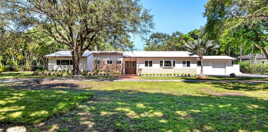 House in Miami, Florida 3 bedrooms, 246.19 sq.m. № 1892357