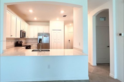 House in Naples, Florida 3 bedrooms, 129.04 sq.m. № 1774424 - photo 19
