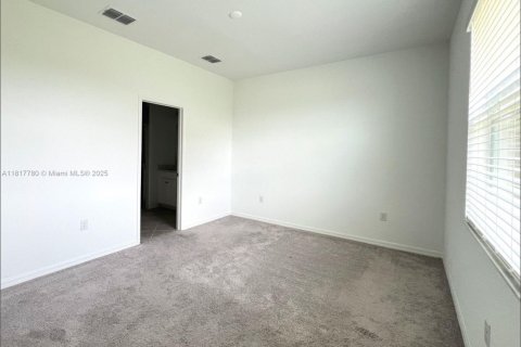 House in Naples, Florida 3 bedrooms, 129.04 sq.m. № 1774424 - photo 8