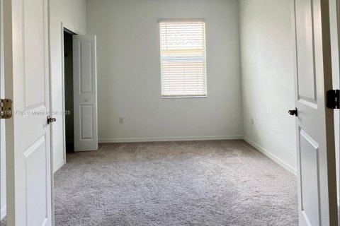 House in Naples, Florida 3 bedrooms, 129.04 sq.m. № 1774424 - photo 6