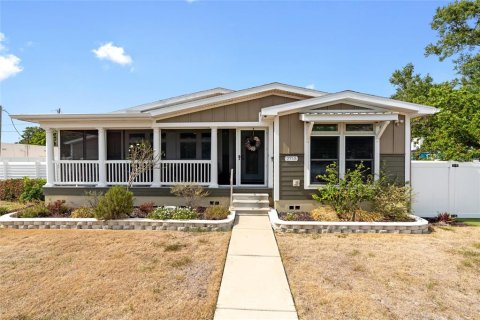 Villa ou maison à Saint Petersburg, Floride 4 chambres, 276.11 m2 № 2100611