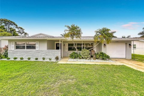 House in Largo, Florida 2 bedrooms, 123 sq.m. № 2116542