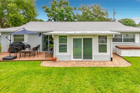 House in Largo, Florida 2 bedrooms, 123 sq.m. № 2116542 - photo 23