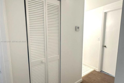 Appartement à louer à Miami Beach, Floride: 2 chambres, 89.93 m2 № 2044361 - photo 11