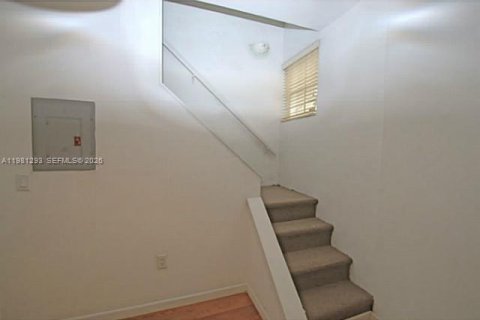 Appartement à louer à Miami Beach, Floride: 2 chambres, 89.93 m2 № 2044361 - photo 6