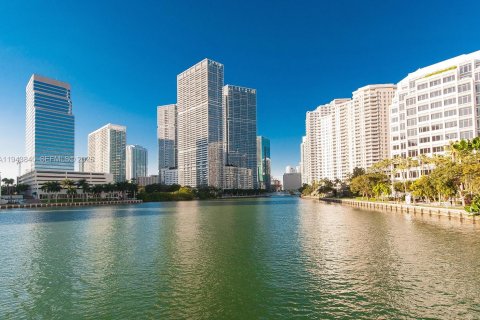 Condo in Miami, Florida, 2 bedrooms  № 2000342