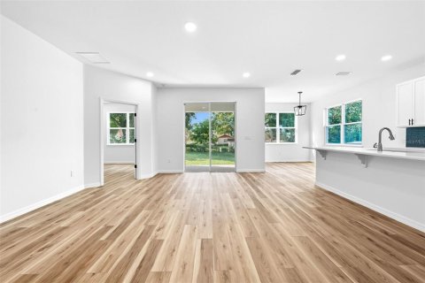 House in Apopka, Florida 3 bedrooms, 134.8 sq.m. № 1852666 - photo 25