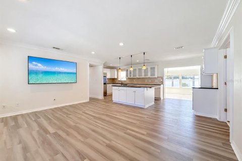 Villa ou maison à vendre à Saint Petersburg, Floride: 4 chambres, 171.31 m2 № 2389082 - photo 8