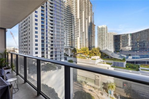 Condo in Miami, Florida, 1 bedroom  № 2009637 - photo 13