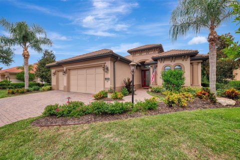 House in Lakewood Ranch, Florida 3 bedrooms, 272.58 sq.m. № 1894969 - photo 12