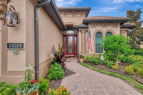 House in Lakewood Ranch, Florida 3 bedrooms, 272.58 sq.m. № 1894969 - photo 13