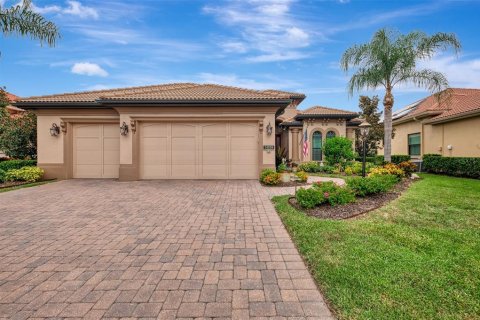 House in Lakewood Ranch, Florida 3 bedrooms, 272.58 sq.m. № 1894969 - photo 11