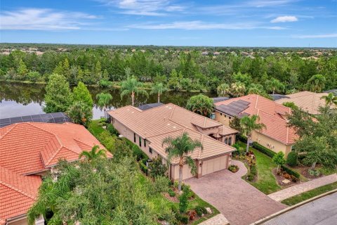 House in Lakewood Ranch, Florida 3 bedrooms, 272.58 sq.m. № 1894969 - photo 8