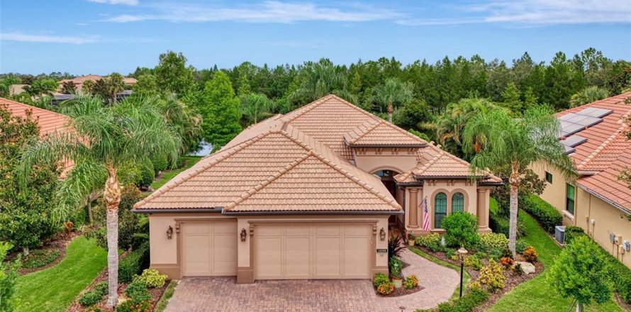 House in Lakewood Ranch, Florida 3 bedrooms, 272.58 sq.m. № 1894969