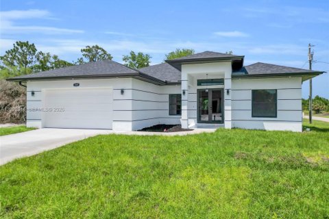 House in Lehigh Acres, Florida 3 bedrooms, 191.66 sq.m. № 2067830 - photo 27