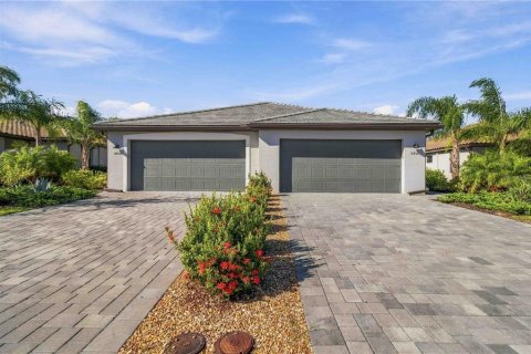 Villa ou maison à louer à Bradenton, Floride: 2 chambres, 144.65 m2 № 2420304 - photo 2