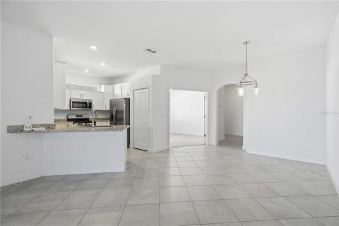 Villa ou maison à louer à Bradenton, Floride: 2 chambres, 144.65 m2 № 2420304 - photo 9