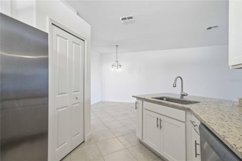 Villa ou maison à louer à Bradenton, Floride: 2 chambres, 144.65 m2 № 2420304 - photo 8