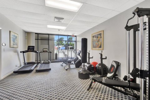 Condo in West Palm Beach, Florida, 2 bedrooms № 2190121 - photo 19