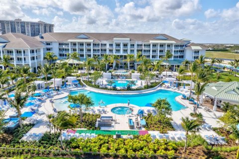 Condo in West Palm Beach, Florida, 2 bedrooms № 2190121 - photo 4