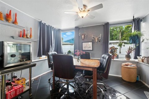 House in Pinellas Park, Florida 3 bedrooms, 110.37 sq.m. № 1854348 - photo 5