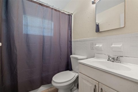 House in Pinellas Park, Florida 3 bedrooms, 110.37 sq.m. № 1854348 - photo 12
