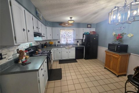 House in DeLand, Florida 3 bedrooms, 173.54 sq.m. № 2267424 - photo 20