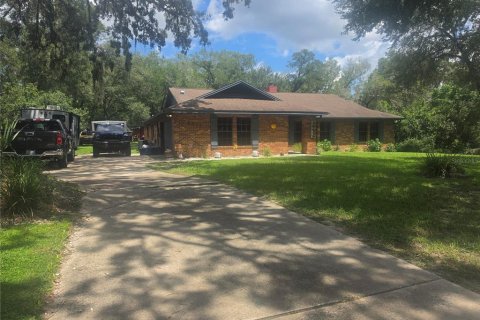 House in DeLand, Florida 3 bedrooms, 173.54 sq.m. № 2267424 - photo 2