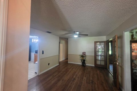 House in DeLand, Florida 3 bedrooms, 173.54 sq.m. № 2267424 - photo 14