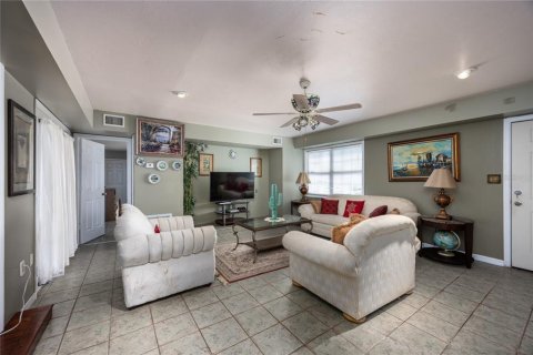 Villa ou maison à vendre à Lake City, Floride: 6 chambres, 428 m2 № 1414646 - photo 16