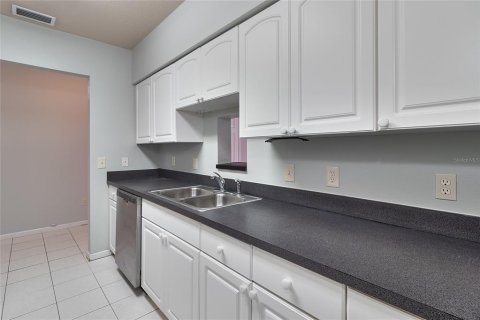 Touwnhouse à vendre à Tampa, Floride: 2 chambres, 118.73 m2 № 1916624 - photo 9