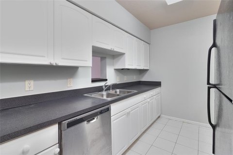 Touwnhouse à vendre à Tampa, Floride: 2 chambres, 118.73 m2 № 1916624 - photo 4
