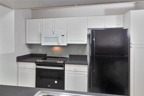Touwnhouse à vendre à Tampa, Floride: 2 chambres, 118.73 m2 № 1916624 - photo 11