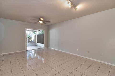 Touwnhouse à vendre à Tampa, Floride: 2 chambres, 118.73 m2 № 1916624 - photo 13