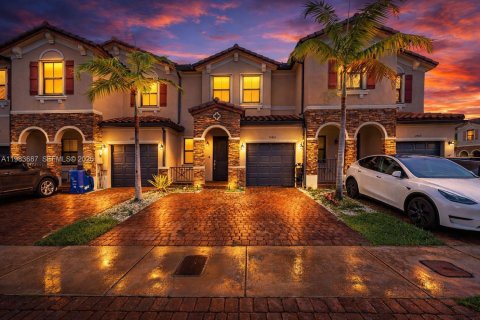 Таунхаус в Хомстед, Флорида 3 спальни, 161.65м2 № 2049444