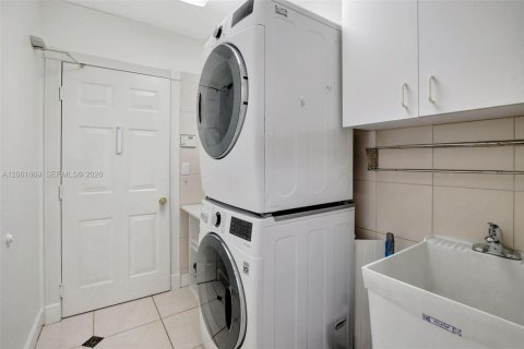 Casa en venta en Plantation, Florida, 4 dormitorios, 242.66 m2 № 2176916 - foto 28