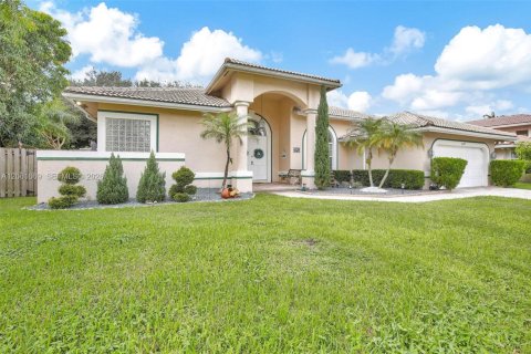 Casa en venta en Plantation, Florida, 4 dormitorios, 242.66 m2 № 2176916 - foto 3