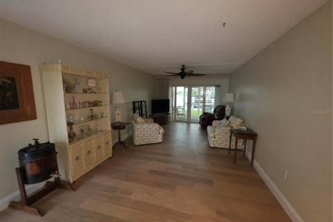 Condo in Punta Gorda, Florida, 2 bedrooms  № 1769991 - photo 11