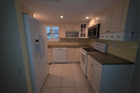 Condo in Punta Gorda, Florida, 2 bedrooms  № 1769991 - photo 10