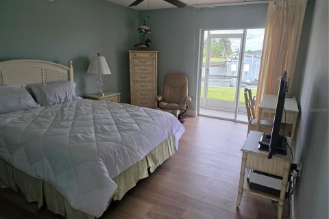 Condo in Punta Gorda, Florida, 2 bedrooms  № 1769991 - photo 12