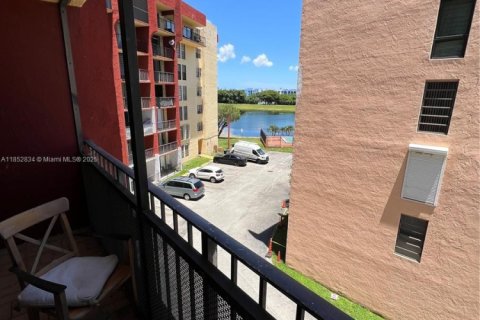 Copropriété à vendre à Miami, Floride: 2 chambres, 84.91 m2 № 1962239 - photo 9