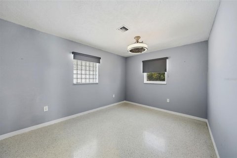 House in Port Charlotte, Florida 3 bedrooms, 152.45 sq.m. № 2150951 - photo 21