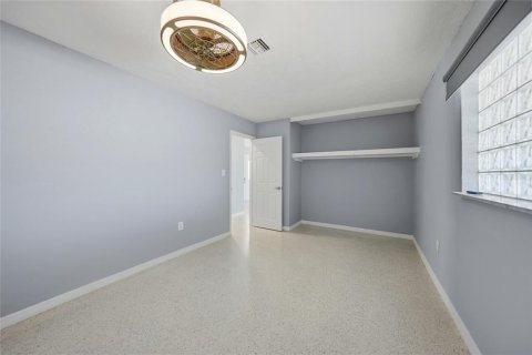 House in Port Charlotte, Florida 3 bedrooms, 152.45 sq.m. № 2150951 - photo 22