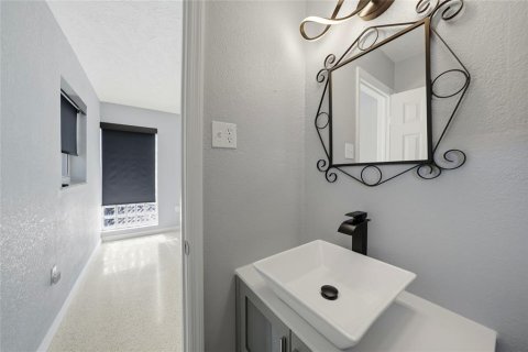 House in Port Charlotte, Florida 3 bedrooms, 152.45 sq.m. № 2150951 - photo 18