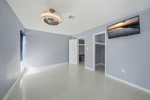 House in Port Charlotte, Florida 3 bedrooms, 152.45 sq.m. № 2150951 - photo 16