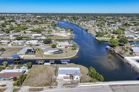 House in Port Charlotte, Florida 3 bedrooms, 152.45 sq.m. № 2150951 - photo 3