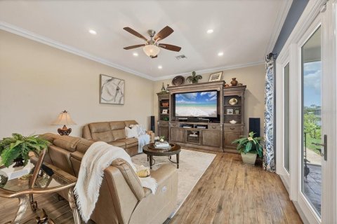 House in Port Charlotte, Florida 4 bedrooms, 355.35 sq.m. № 1810060 - photo 20