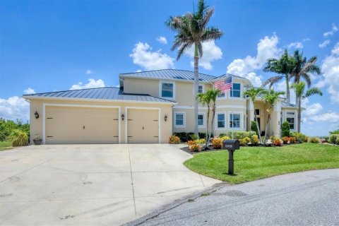 House in Port Charlotte, Florida 4 bedrooms, 355.35 sq.m. № 1810060 - photo 5