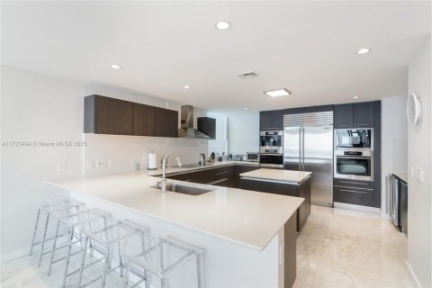 Condo in Sunny Isles Beach, Florida, 4 bedrooms № 1864915 - photo 7